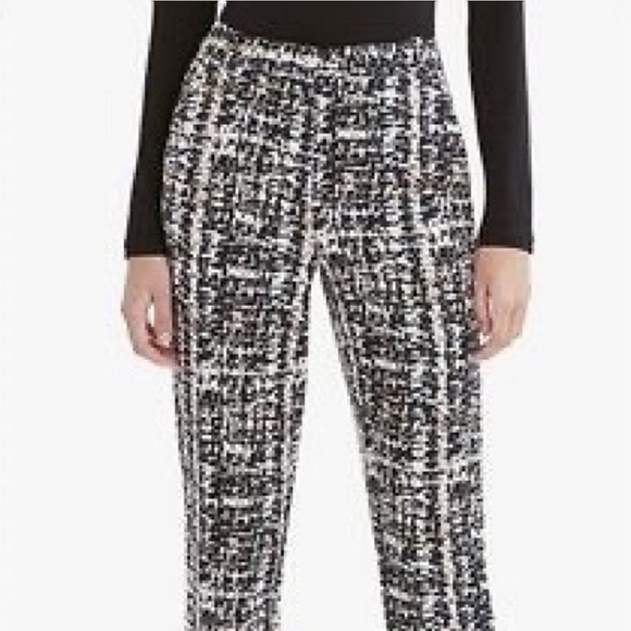 Apt. 9 Capri Pants Mid-Rise Black & White Abstract Pattern Size 14 NWOT - Picture 1 of 9